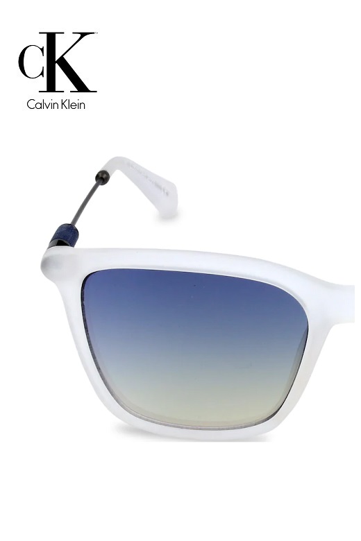 Calvin Klein női napszemüveg . igényes fehér keret
